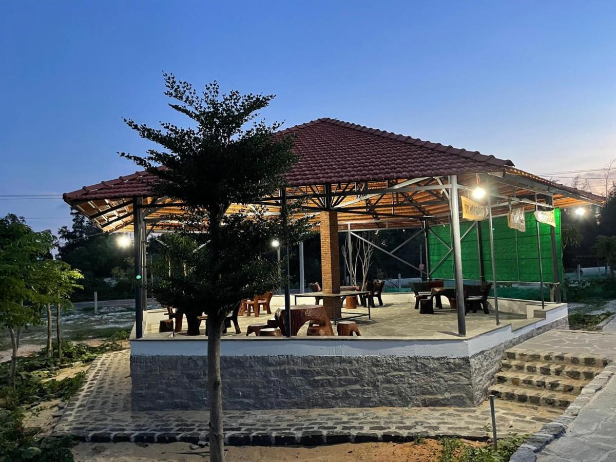Duc Luu Quang Hotel Binh Thuan Tuy Phong Εξωτερικό φωτογραφία